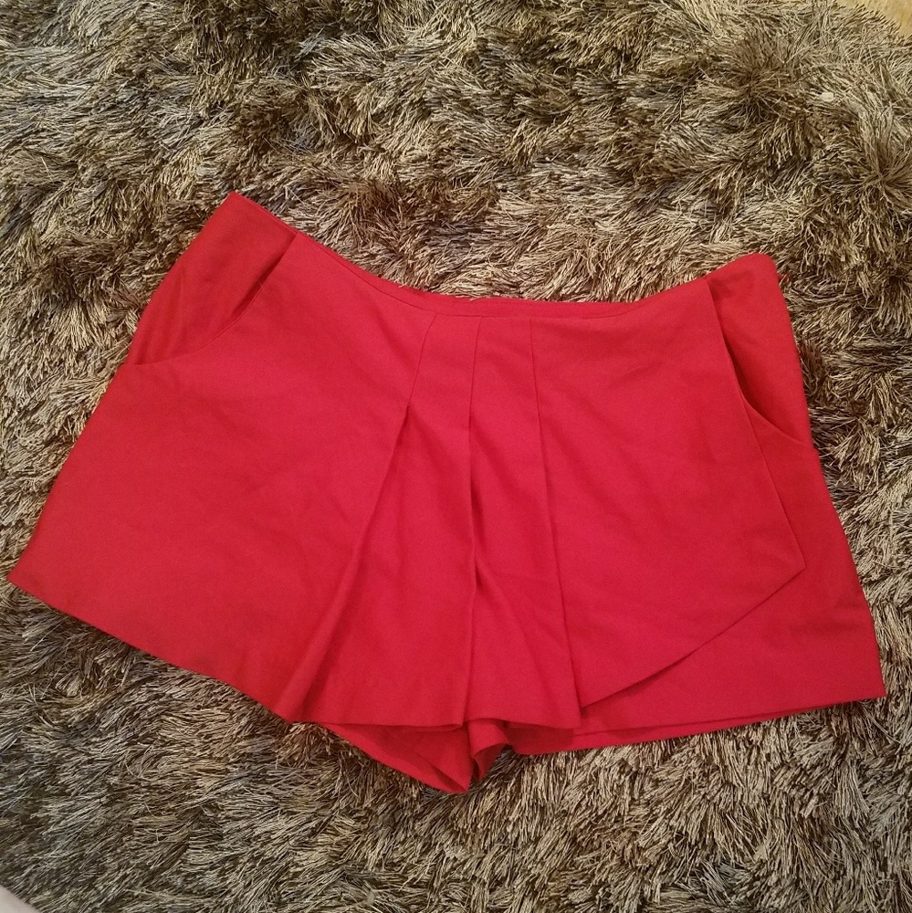 Vera Wang pleated shorts